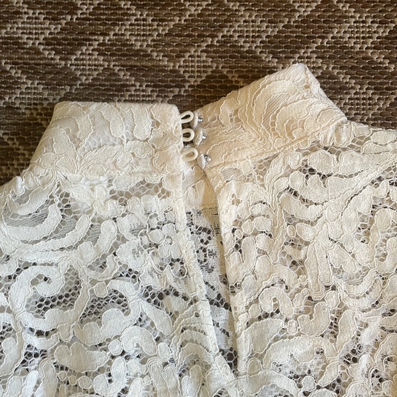 H&M cream lace long sleeve shirt - Picture 3 of 5